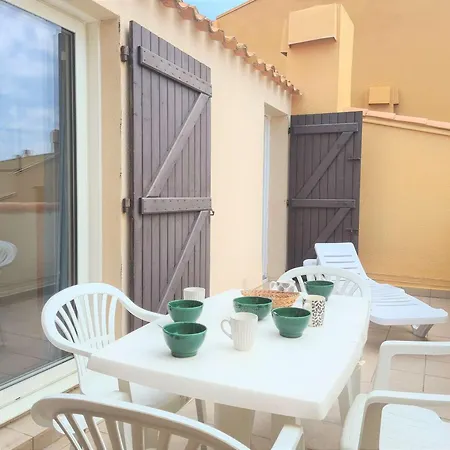 Apartmán T2 Avec Parking Et Acces Direct A La - Fr-1-249-129 *